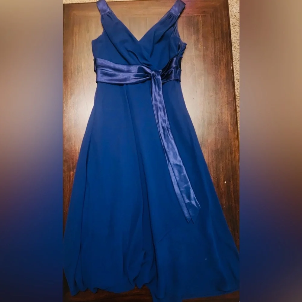 Jones Studio Deep Blue V-Neck Midi Dress - Picture 4 of 9